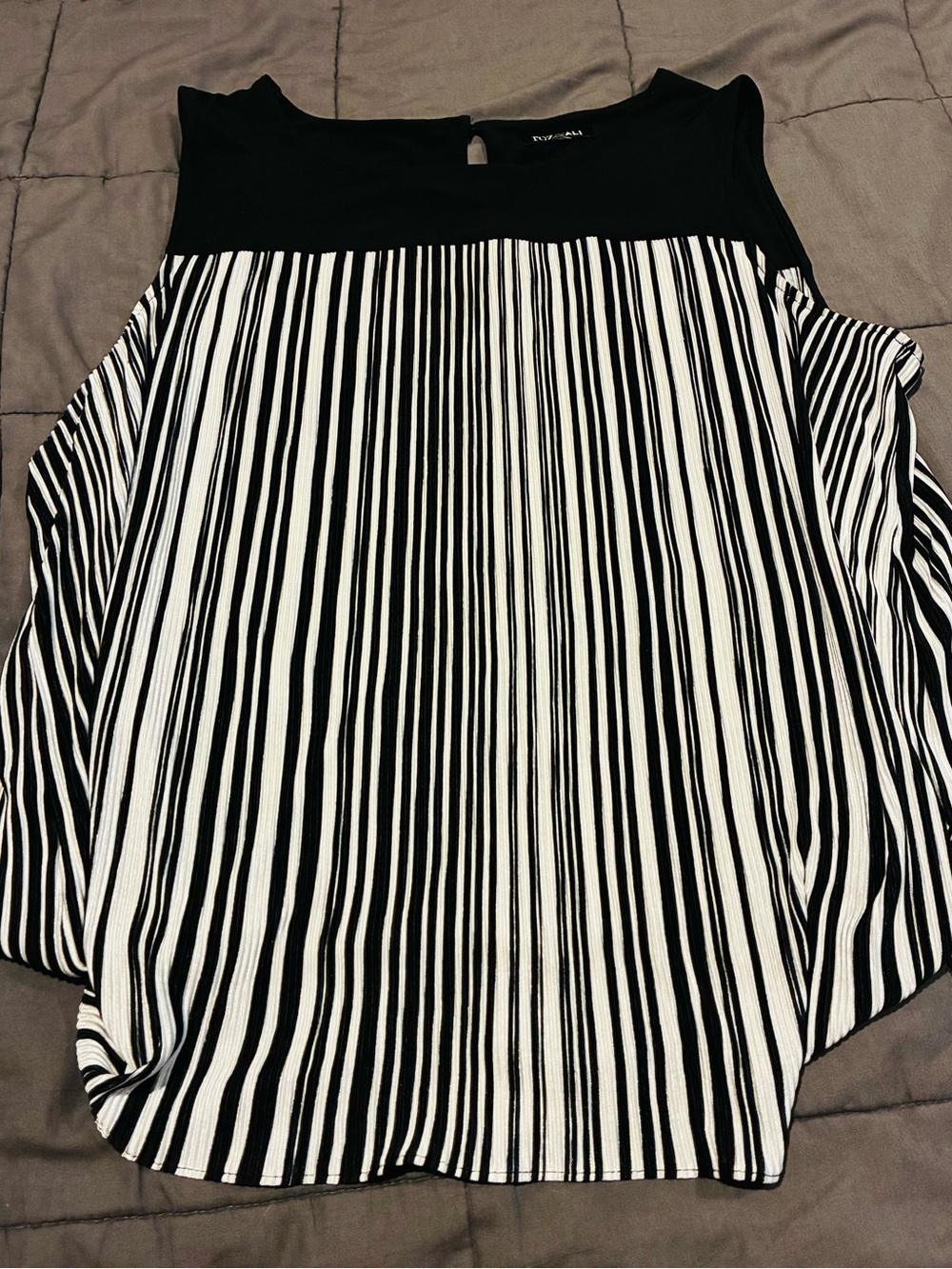 Roz & Ali Black and White Striped A-Line Top